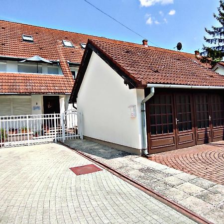 Alea Apartmanok Harkány Buitenkant foto