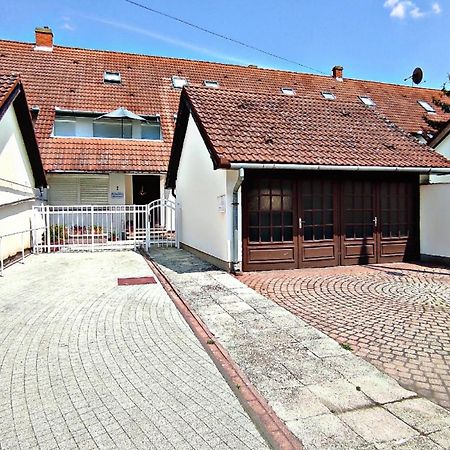 Alea Apartmanok Harkány Buitenkant foto